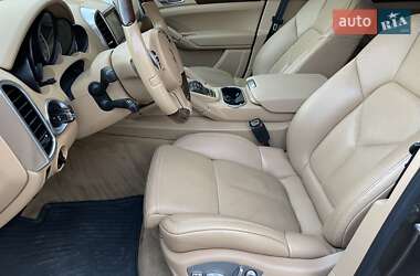 Внедорожник / Кроссовер Porsche Cayenne 2012 в 