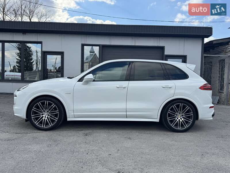 Позашляховик / Кросовер Porsche Cayenne 2015 в Тернополі