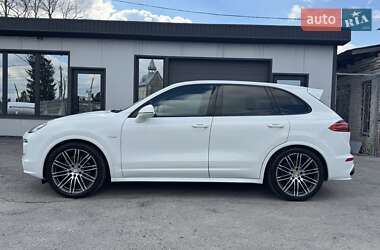 Внедорожник / Кроссовер Porsche Cayenne 2015 в 