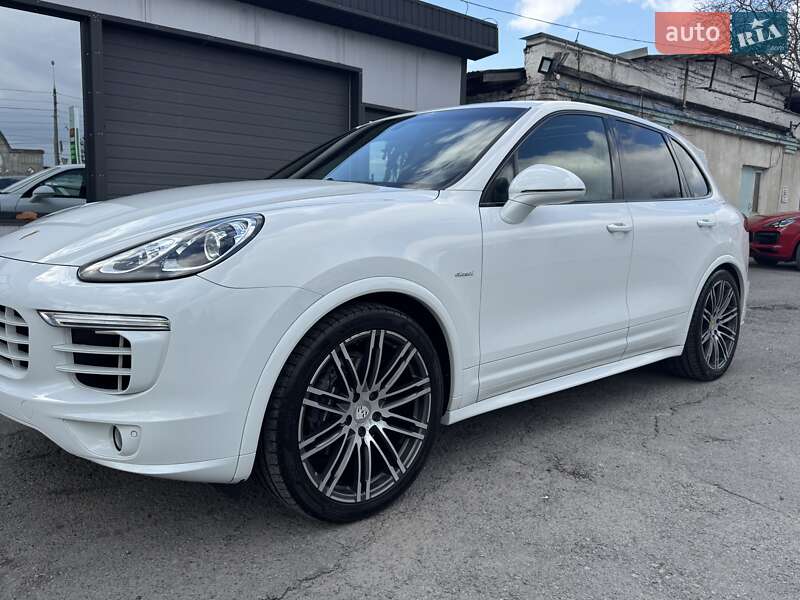 Позашляховик / Кросовер Porsche Cayenne 2015 в Тернополі