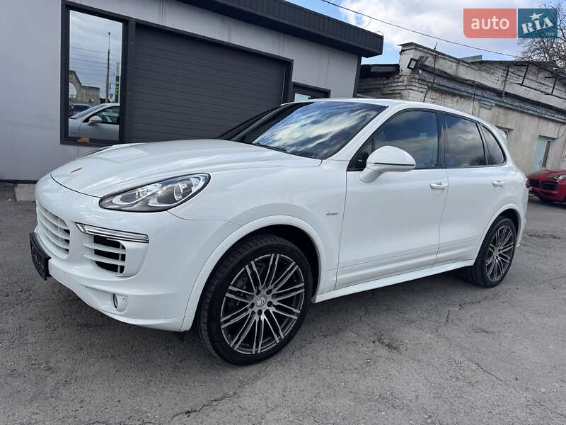 Позашляховик / Кросовер Porsche Cayenne 2015 в Тернополі