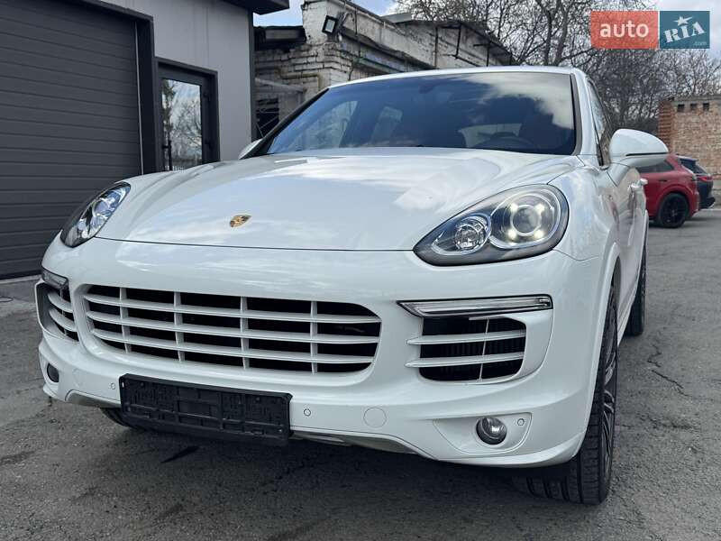 Позашляховик / Кросовер Porsche Cayenne 2015 в Тернополі