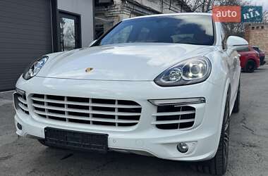 Внедорожник / Кроссовер Porsche Cayenne 2015 в 