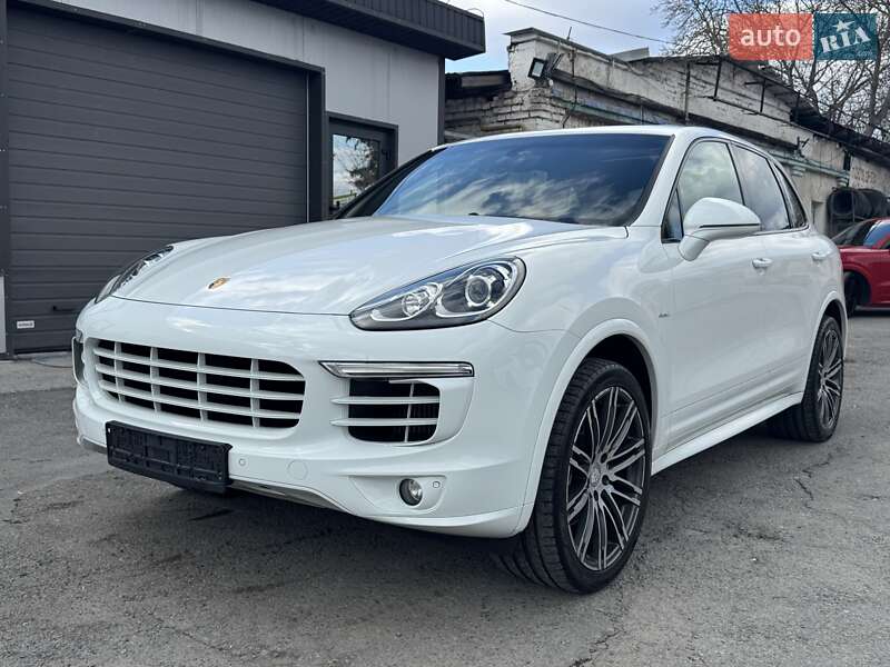 Позашляховик / Кросовер Porsche Cayenne 2015 в Тернополі