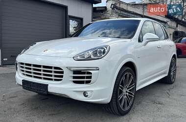 Внедорожник / Кроссовер Porsche Cayenne 2015 в 