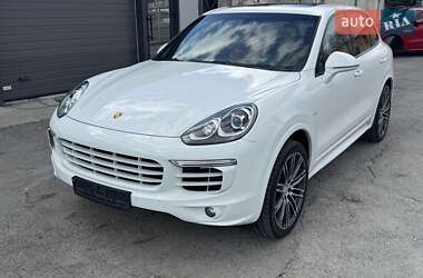 Внедорожник / Кроссовер Porsche Cayenne 2015 в 