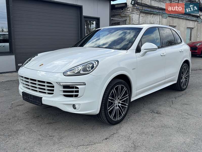 Позашляховик / Кросовер Porsche Cayenne 2015 в Тернополі