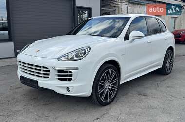 Внедорожник / Кроссовер Porsche Cayenne 2015 в 