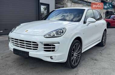Внедорожник / Кроссовер Porsche Cayenne 2015 в 