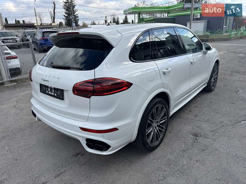 Позашляховик / Кросовер Porsche Cayenne 2015 в Тернополі