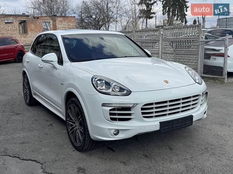 Позашляховик / Кросовер Porsche Cayenne 2015 в Тернополі