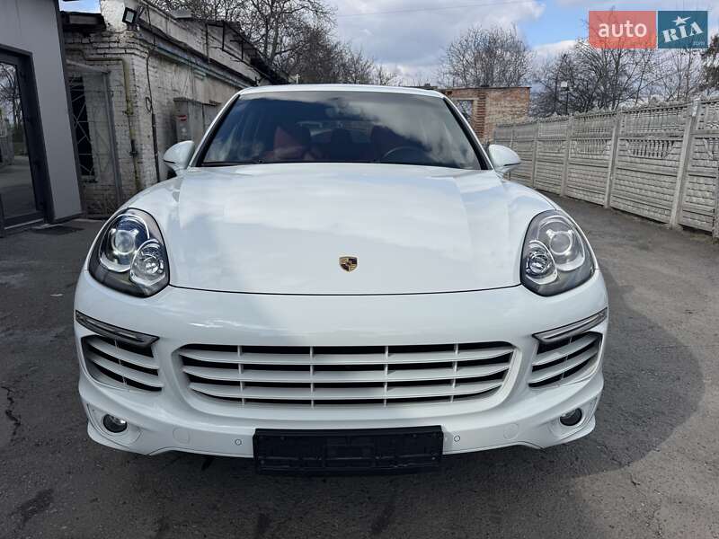 Позашляховик / Кросовер Porsche Cayenne 2015 в Тернополі