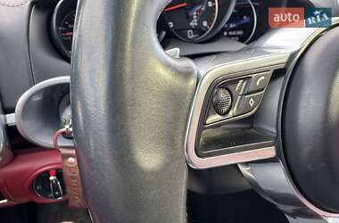 Внедорожник / Кроссовер Porsche Cayenne 2015 в 