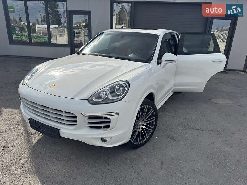 Позашляховик / Кросовер Porsche Cayenne 2015 в Тернополі
