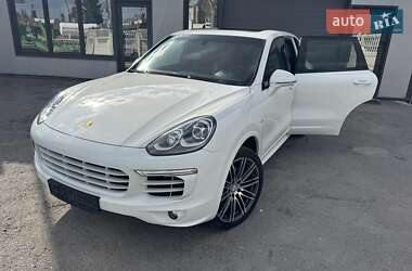 Внедорожник / Кроссовер Porsche Cayenne 2015 в 