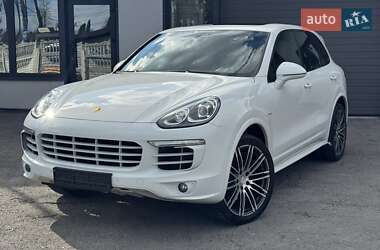 Внедорожник / Кроссовер Porsche Cayenne 2015 в 
