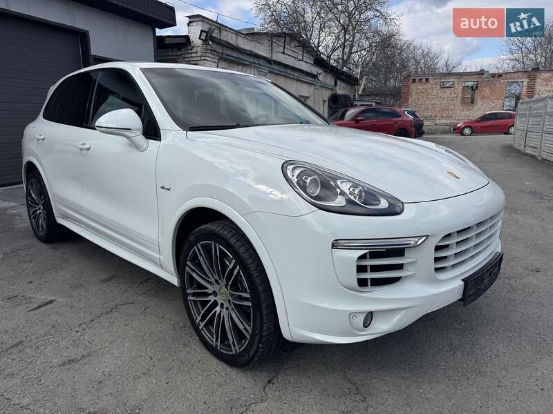 Позашляховик / Кросовер Porsche Cayenne 2015 в Тернополі