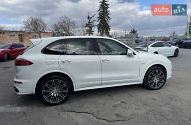 Внедорожник / Кроссовер Porsche Cayenne 2015 в 
