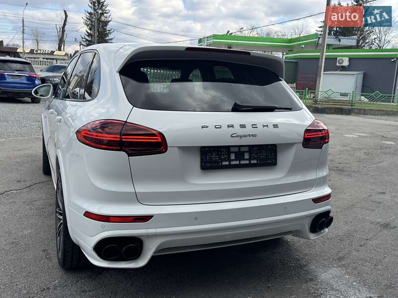 Позашляховик / Кросовер Porsche Cayenne 2015 в Тернополі
