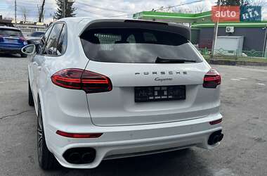 Внедорожник / Кроссовер Porsche Cayenne 2015 в 