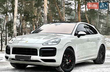 Внедорожник / Кроссовер Porsche Cayenne 2021 в 