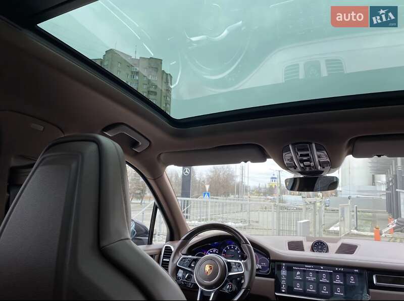 Внедорожник / Кроссовер Porsche Cayenne 2018 в Хмельницком