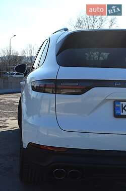 Позашляховик / Кросовер Porsche Cayenne 2018 в 