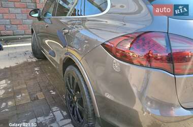 Внедорожник / Кроссовер Porsche Cayenne 2014 в 