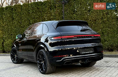 Позашляховик / Кросовер Porsche Cayenne 2024 в 