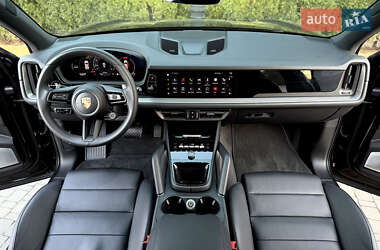 Позашляховик / Кросовер Porsche Cayenne 2024 в 