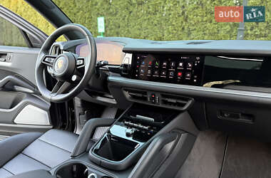 Позашляховик / Кросовер Porsche Cayenne 2024 в 