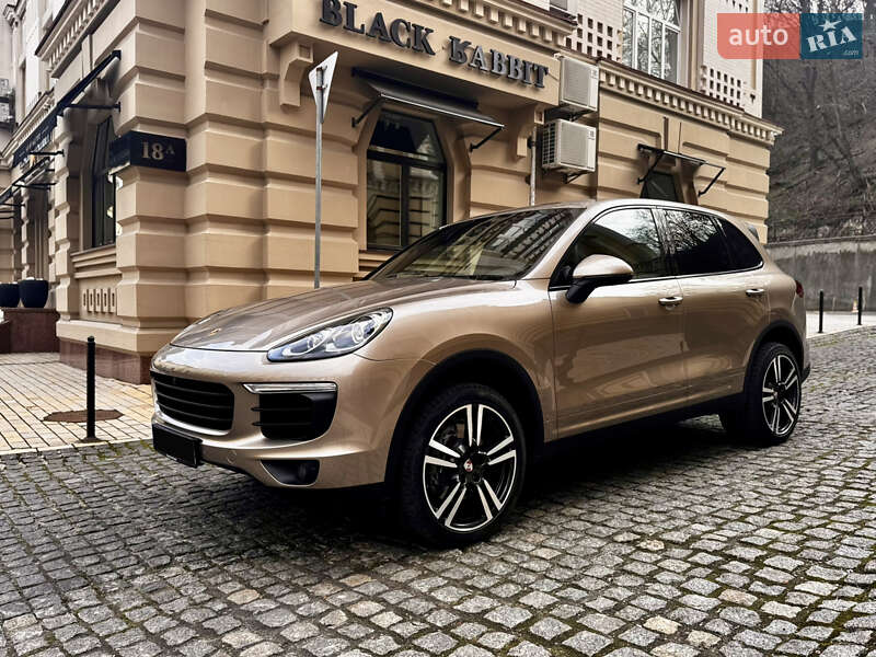 Позашляховик / Кросовер Porsche Cayenne 2016 в Києві