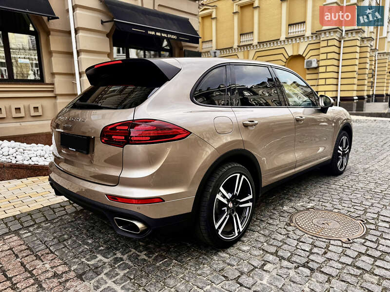 Porsche Cayenne 2016