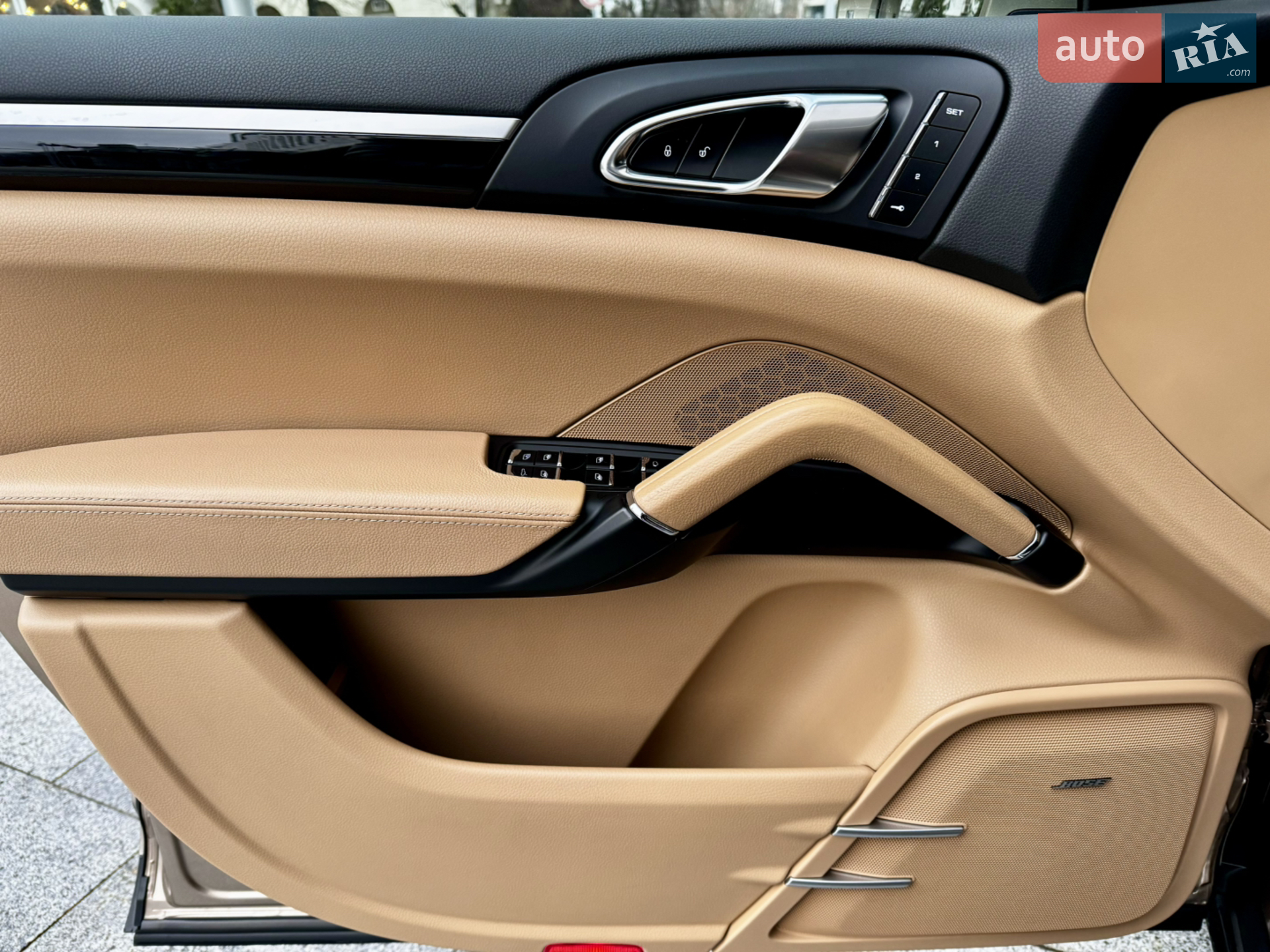 2016 Porsche Cayenne - мініатюра 31