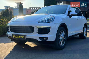 Позашляховик / Кросовер Porsche Cayenne 2016 в 