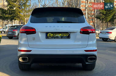 Позашляховик / Кросовер Porsche Cayenne 2016 в 