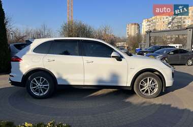 Позашляховик / Кросовер Porsche Cayenne 2016 в 