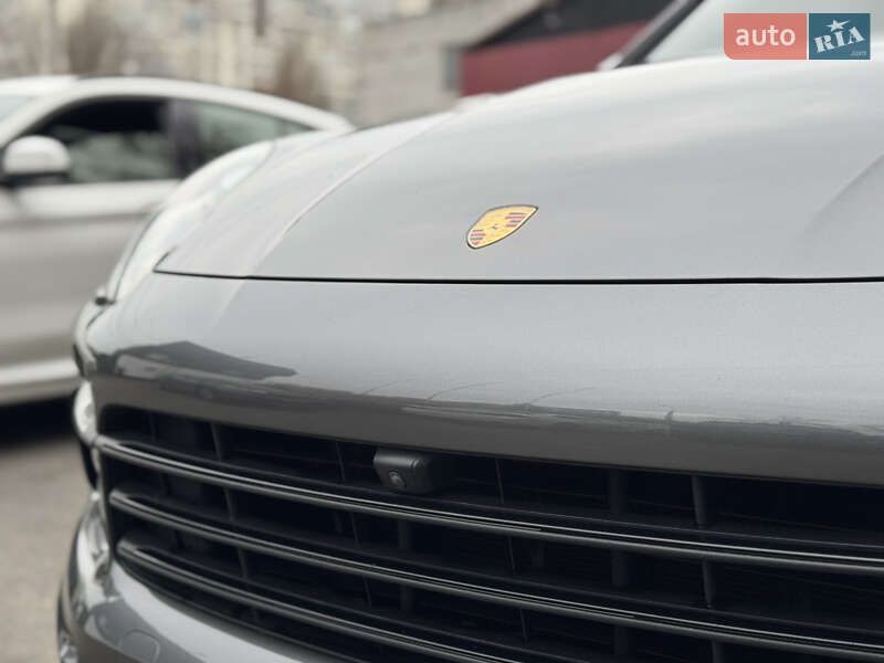 Позашляховик / Кросовер Porsche Cayenne 2021 в Києві