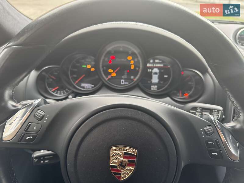 Внедорожник / Кроссовер Porsche Cayenne 2012 в Киеве