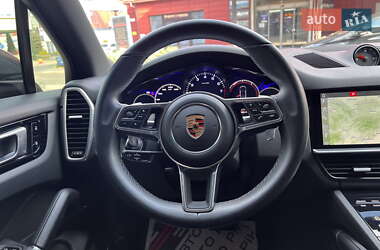 Позашляховик / Кросовер Porsche Cayenne 2019 в 