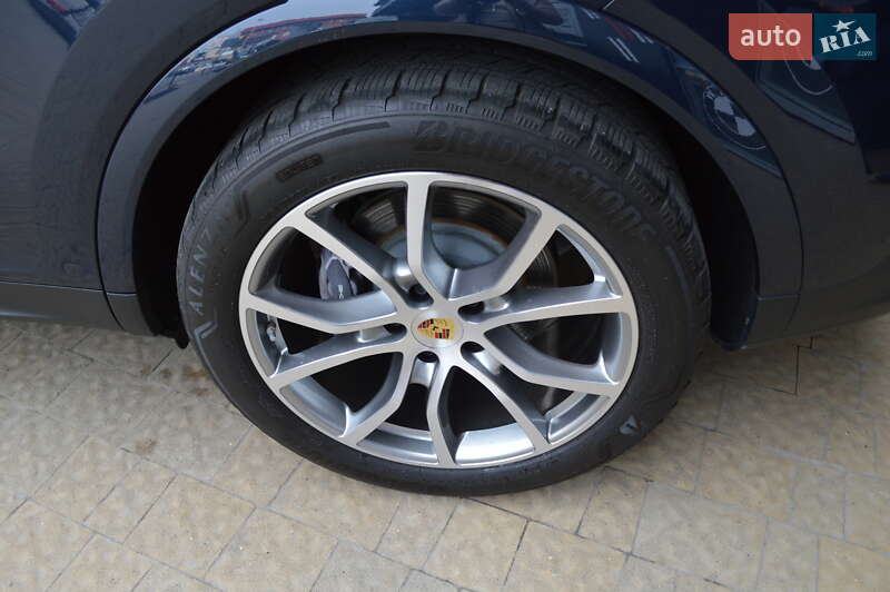 Внедорожник / Кроссовер Porsche Cayenne 2023 в Львове