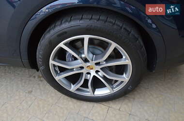 Внедорожник / Кроссовер Porsche Cayenne 2023 в 