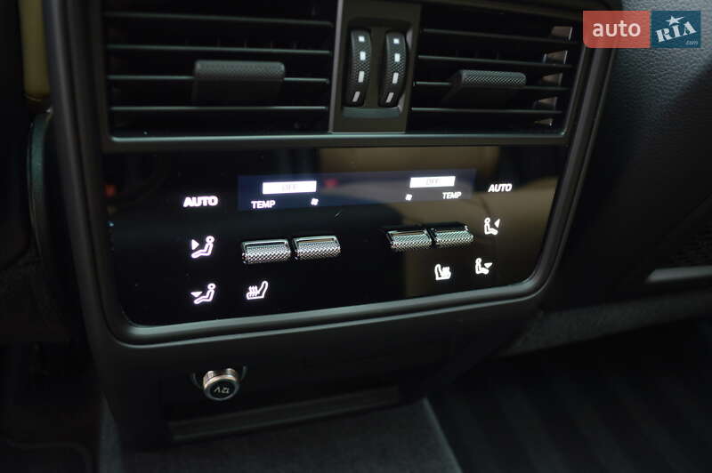 Внедорожник / Кроссовер Porsche Cayenne 2023 в Львове