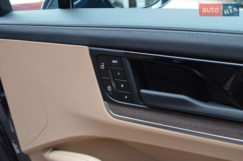 Внедорожник / Кроссовер Porsche Cayenne 2023 в Львове