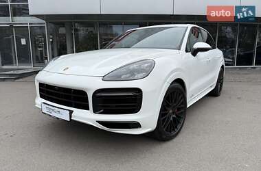 Porsche Cayenne 2021
