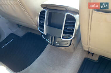 Внедорожник / Кроссовер Porsche Cayenne 2013 в 