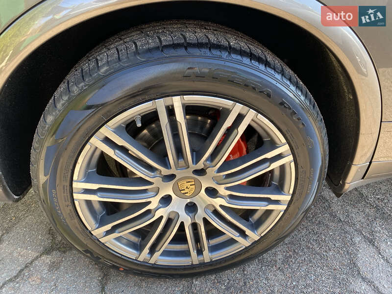 Внедорожник / Кроссовер Porsche Cayenne 2013 в Житомире фото 14 Внедорожник / Кроссовер Porsche Cayenne 2013 в Житомире
