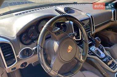 Внедорожник / Кроссовер Porsche Cayenne 2013 в 