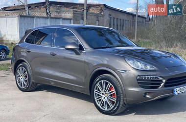 Внедорожник / Кроссовер Porsche Cayenne 2013 в 