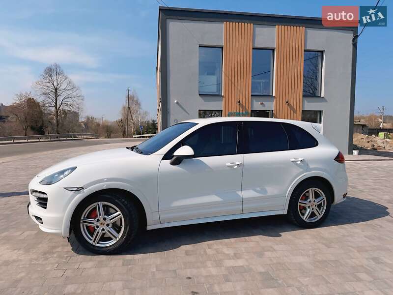 Позашляховик / Кросовер Porsche Cayenne 2013 в Львові
